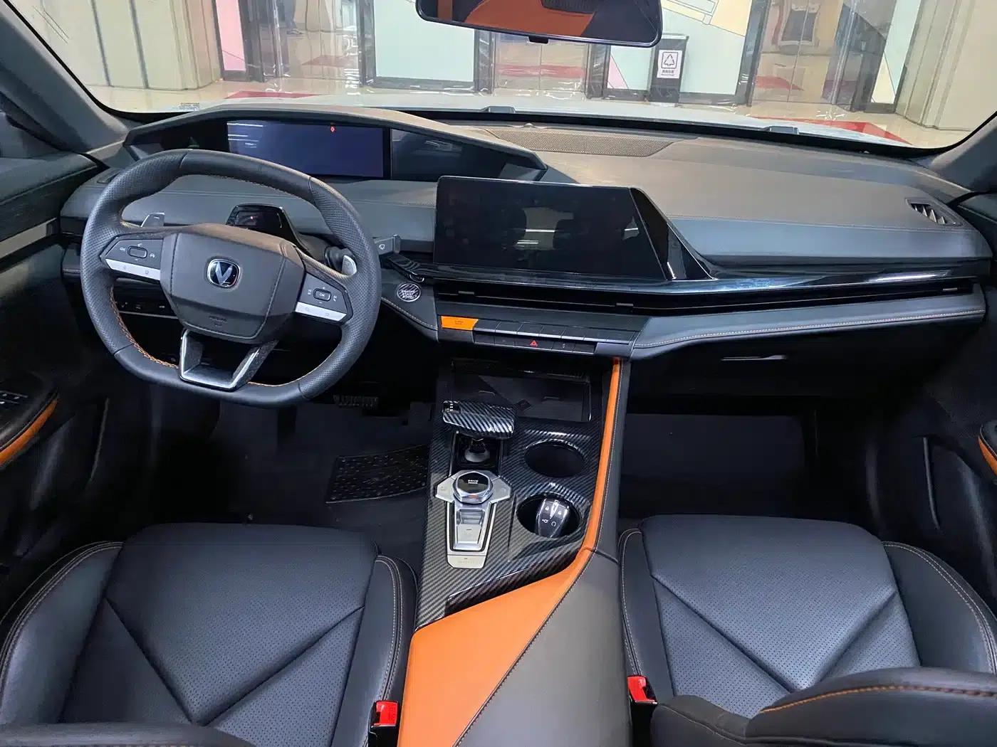 Changan UNI-V 2022 1.5T Premium Edition — миниатюра 5