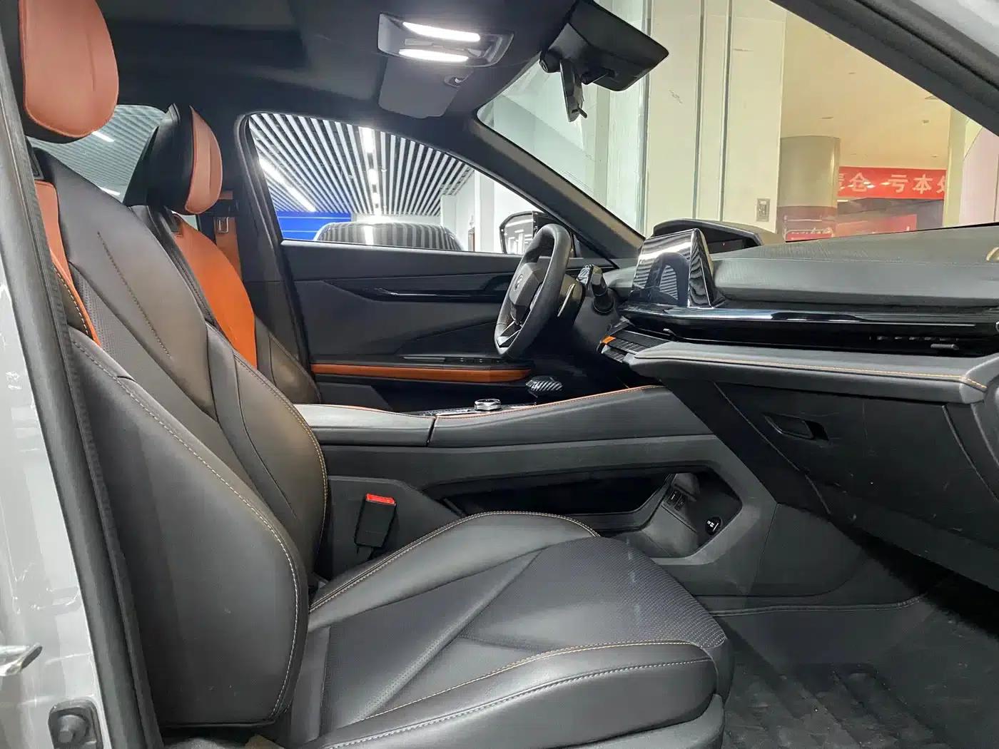 Changan UNI-V 2022 1.5T Premium Edition — миниатюра 8