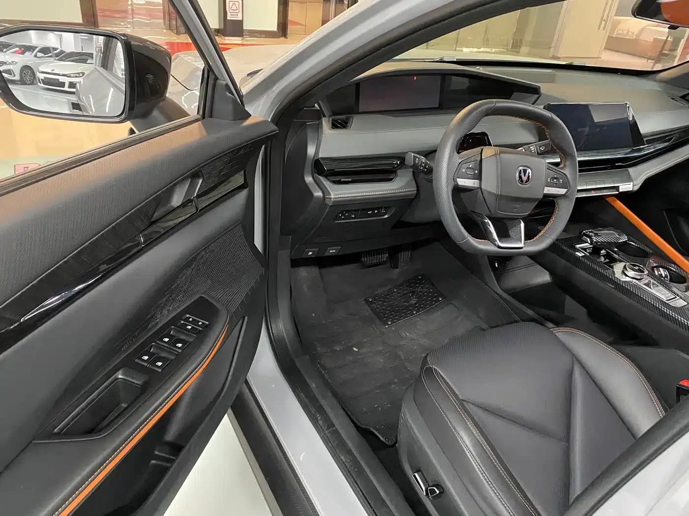 Changan UNI-V 2022 1.5T Premium Edition — миниатюра 10