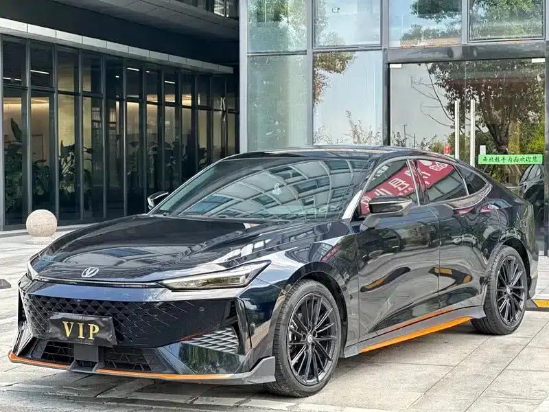 Changan UNI-V 2025 1.5T 500Bar Premium Sport — миниатюра 1
