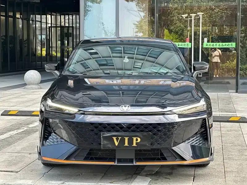 Changan UNI-V 2025 1.5T 500Bar Premium Sport — миниатюра 2