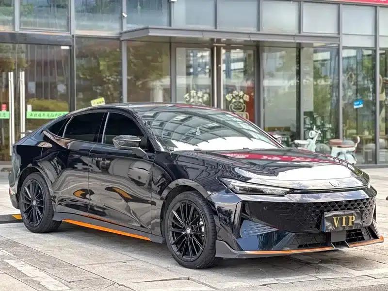 Changan UNI-V 2025 1.5T 500Bar Premium Sport — миниатюра 3