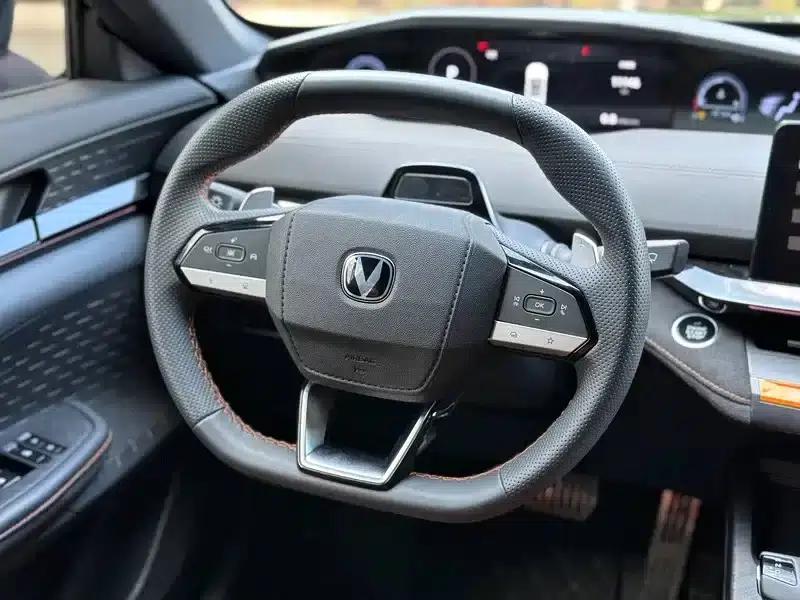 Changan UNI-V 2025 1.5T 500Bar Premium Sport — миниатюра 5
