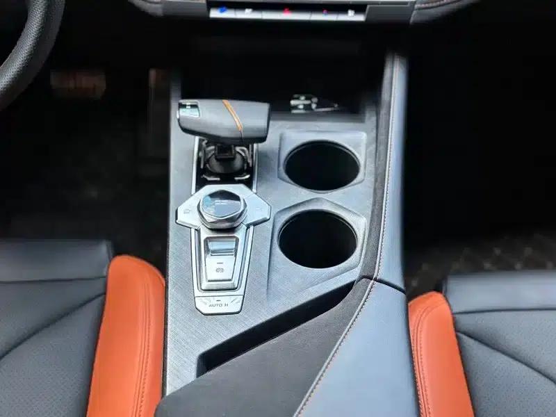 Changan UNI-V 2025 1.5T 500Bar Premium Sport — миниатюра 8