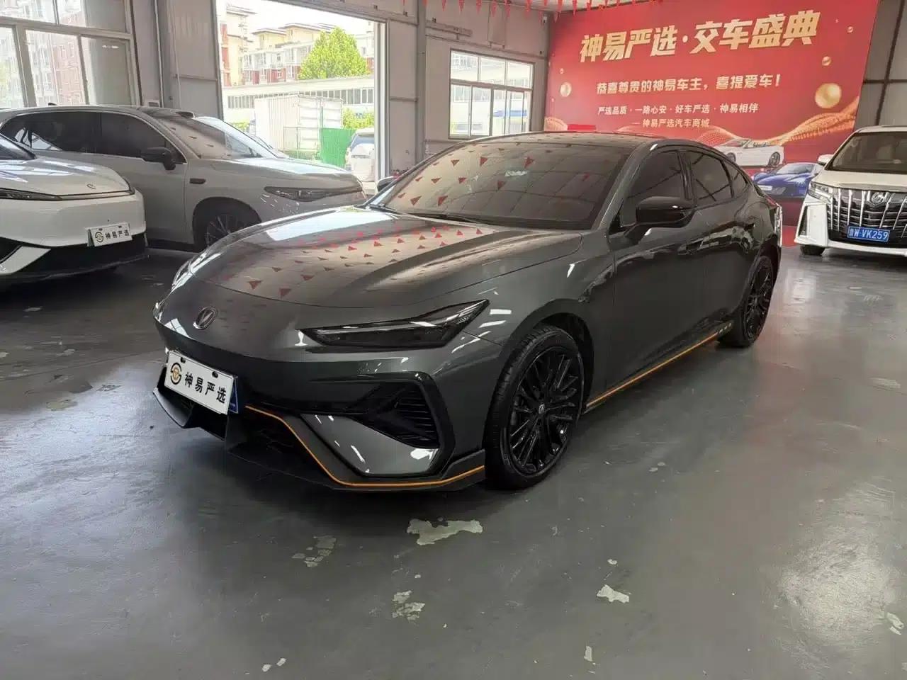 Changan UNI-V 2025 Model, Third Generation, 1.5T 500Bar Premium Sport — миниатюра 1