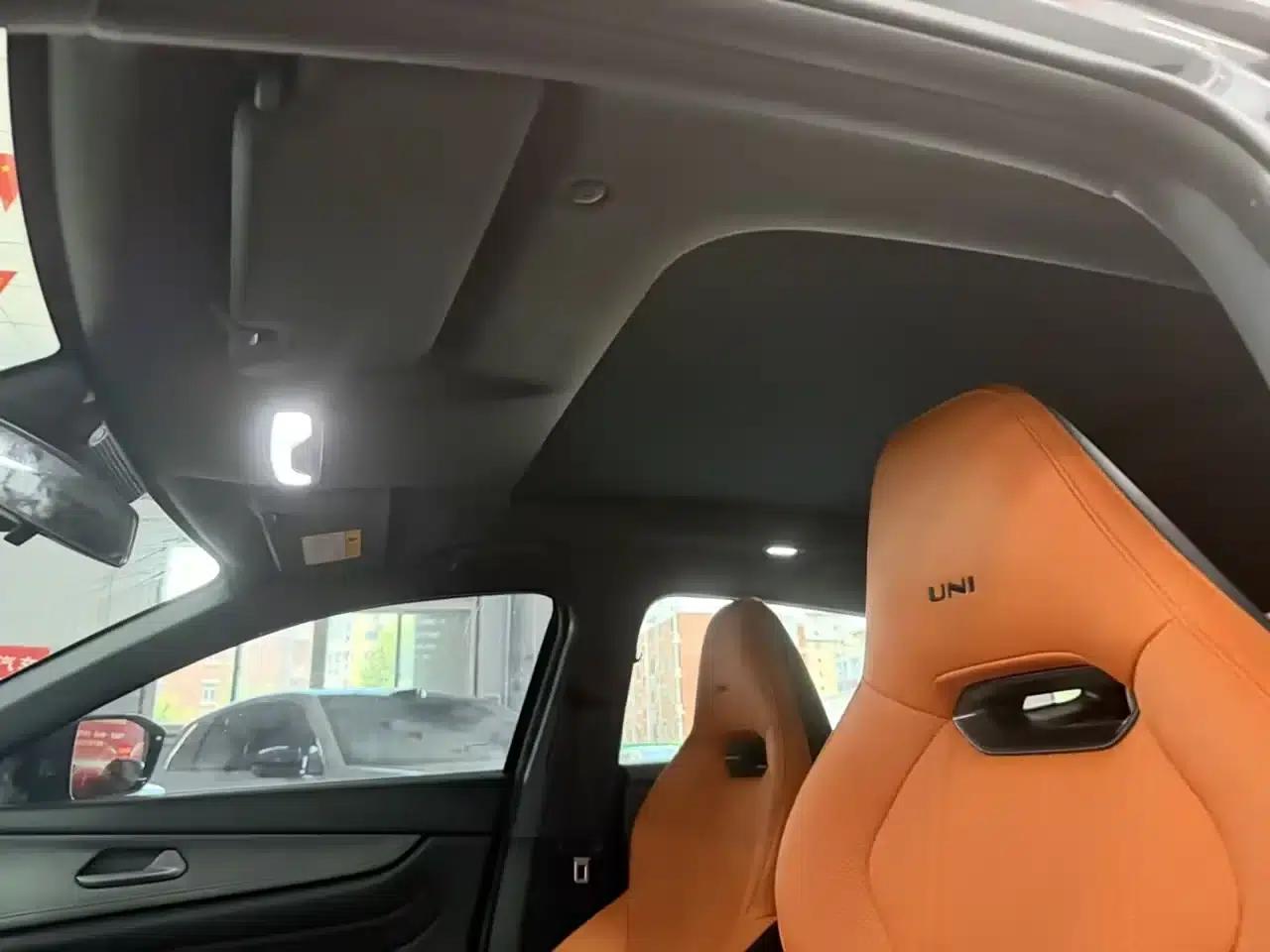 Changan UNI-V 2025 Model, Third Generation, 1.5T 500Bar Premium Sport — миниатюра 5