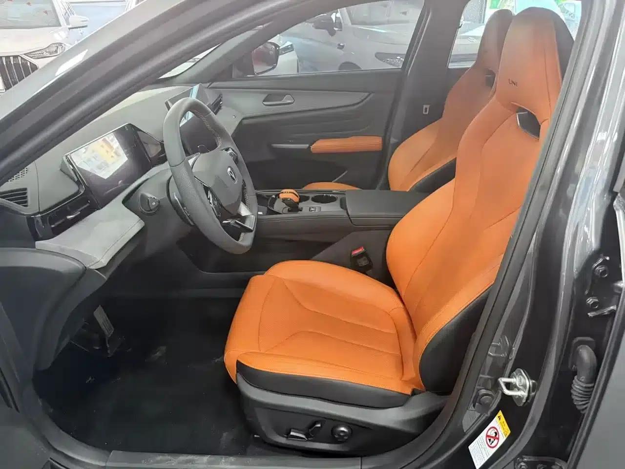 Changan UNI-V 2025 Model, Third Generation, 1.5T 500Bar Premium Sport — миниатюра 7