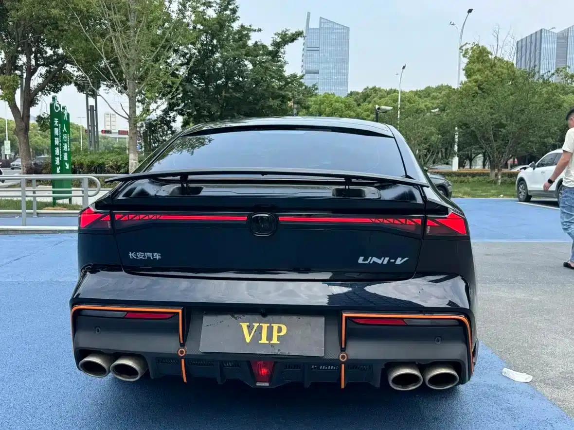 Changan UNI-V 2023 1.5T Sport Edition — миниатюра 5