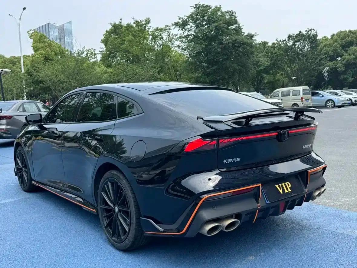 Changan UNI-V 2023 1.5T Sport Edition — миниатюра 6