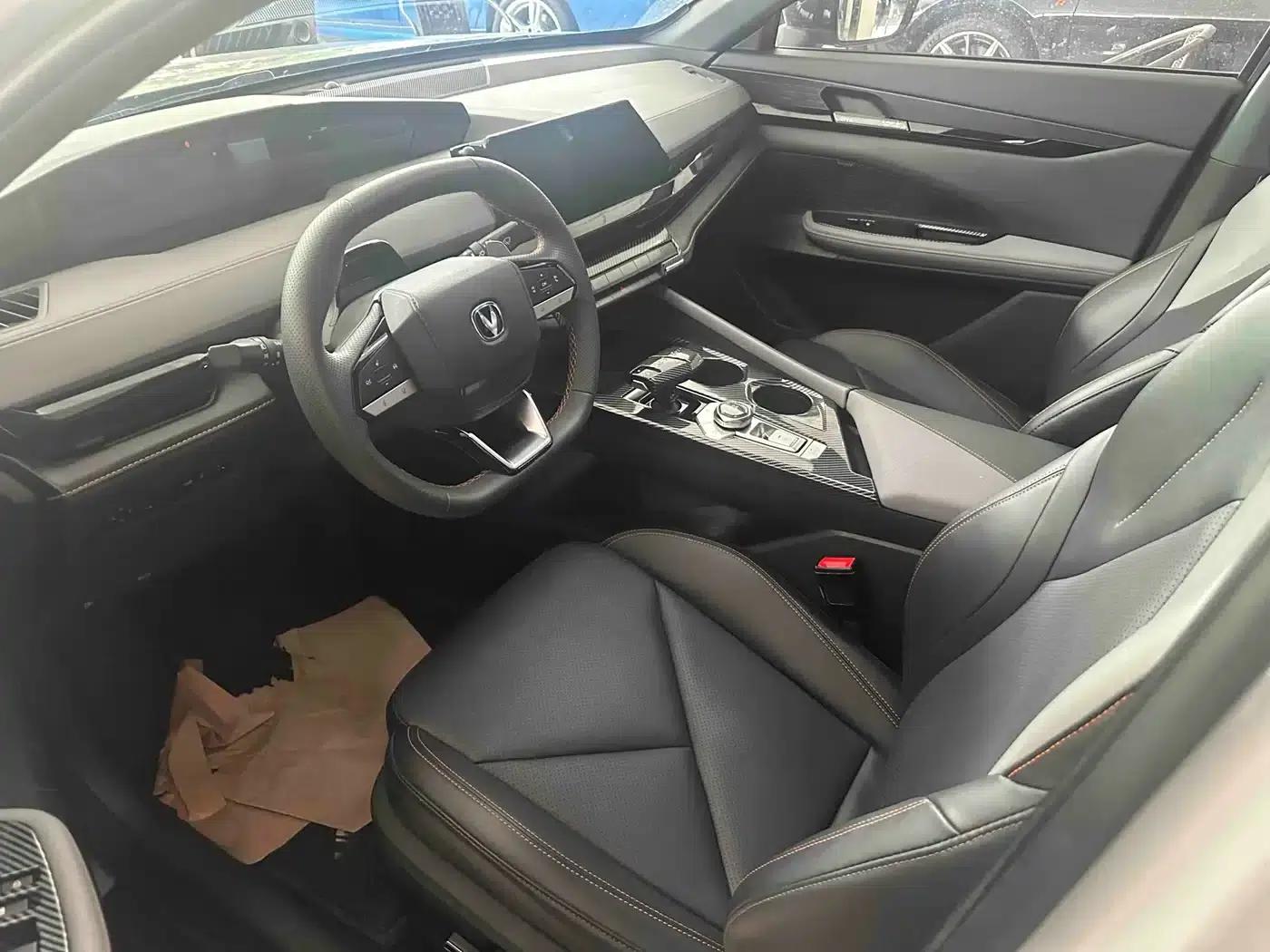 Changan UNI-V 2022 1.5T Premium Edition — миниатюра 4