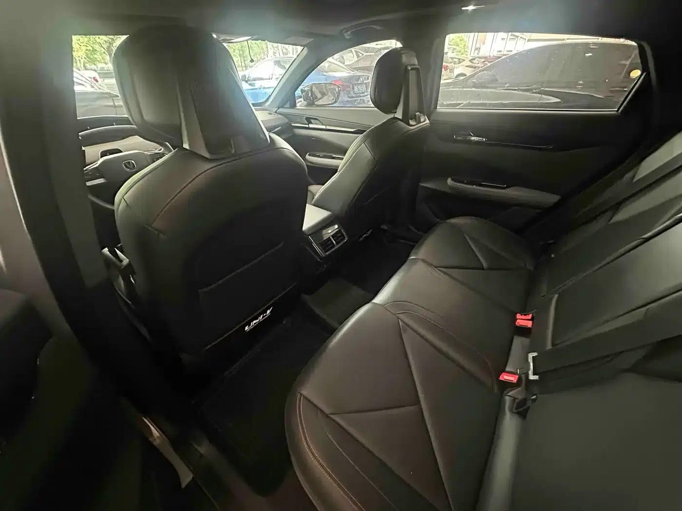 Changan UNI-V 2022 1.5T Premium Edition — миниатюра 5