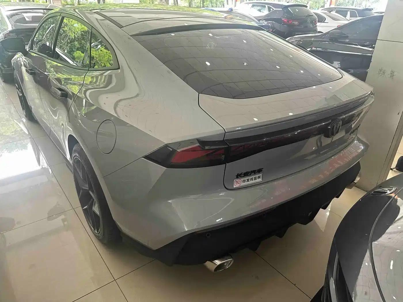 Changan UNI-V 2022 1.5T Premium Edition — миниатюра 8