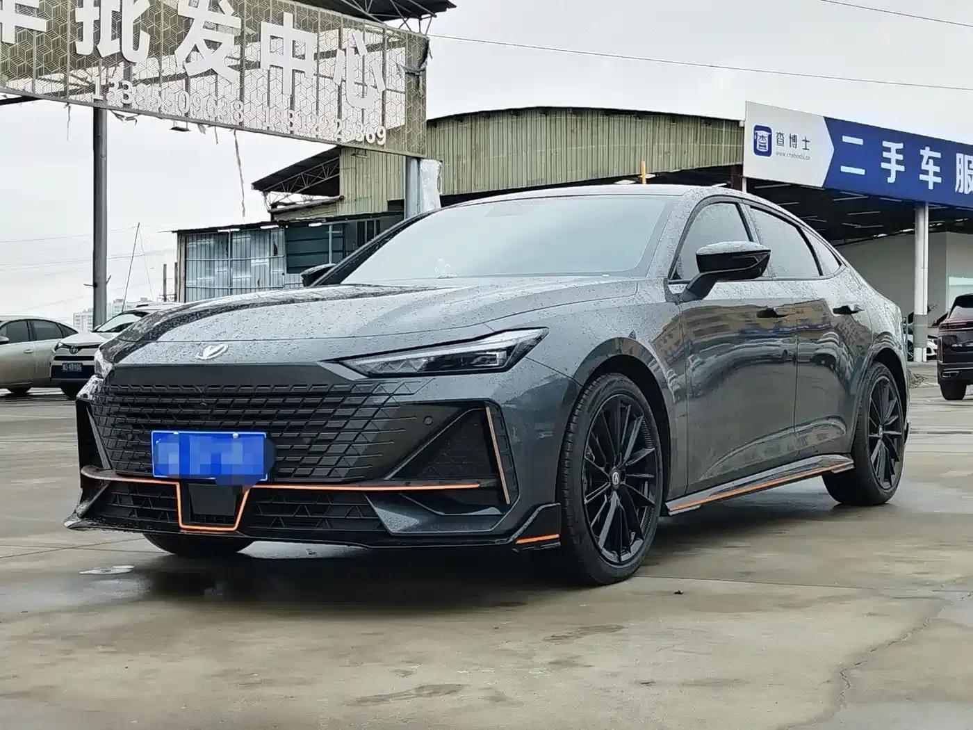 Changan UNI-V 2023 1.5T Sport Edition — миниатюра 1