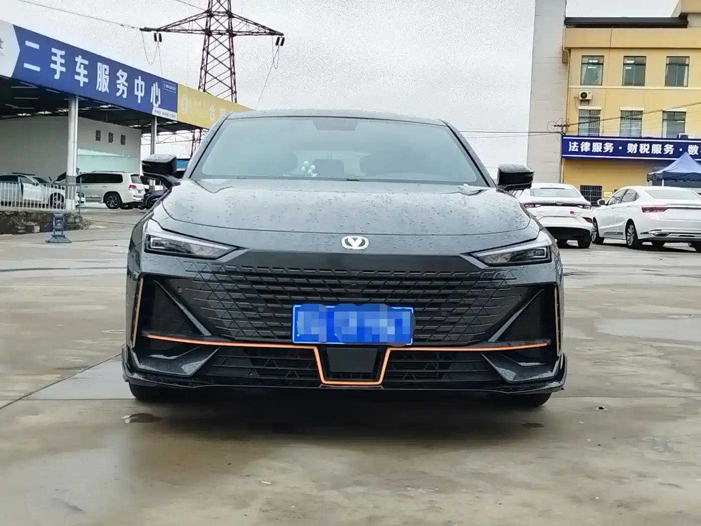 Changan UNI-V 2023 1.5T Sport Edition — миниатюра 2