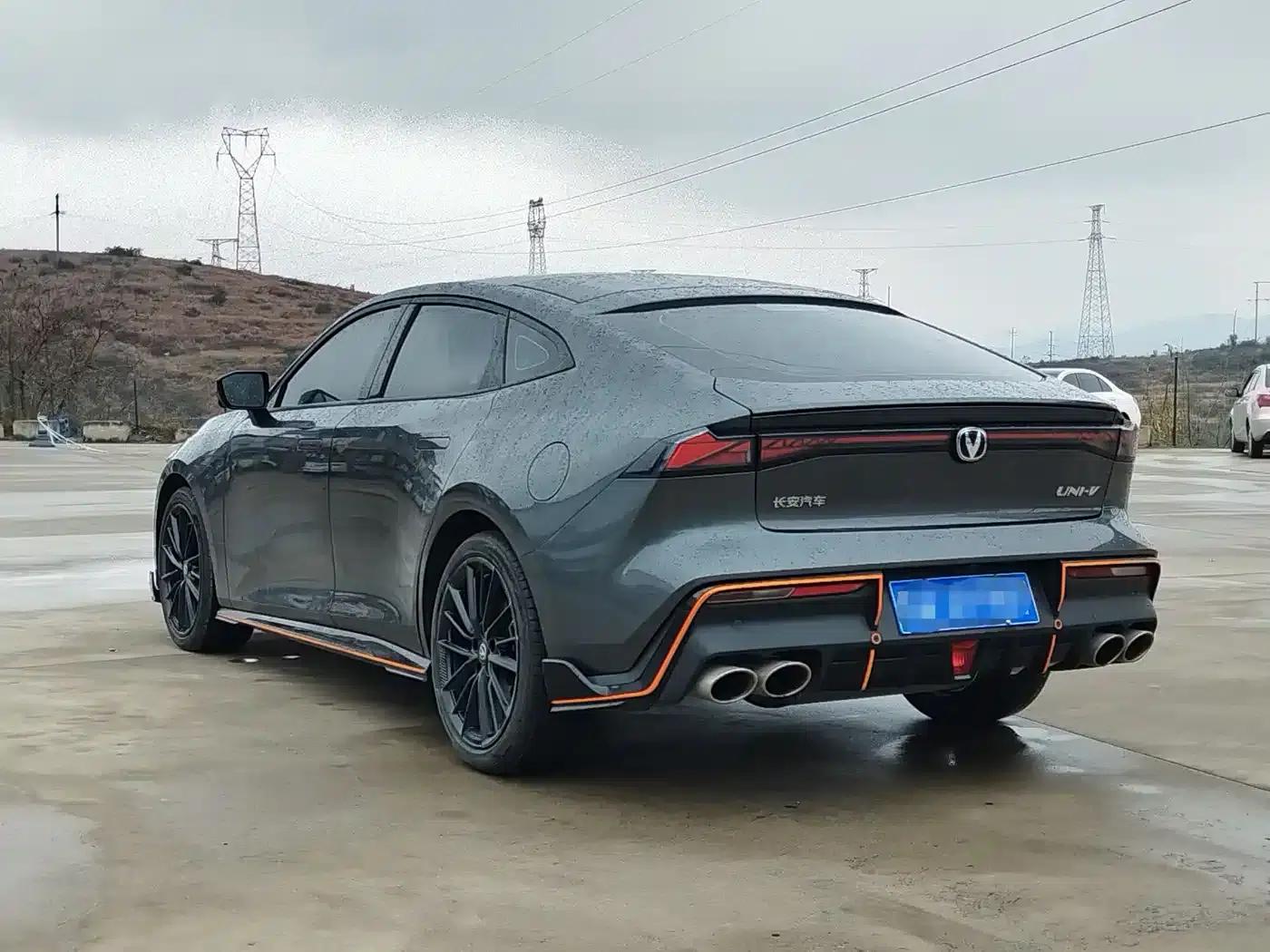 Changan UNI-V 2023 1.5T Sport Edition — миниатюра 4
