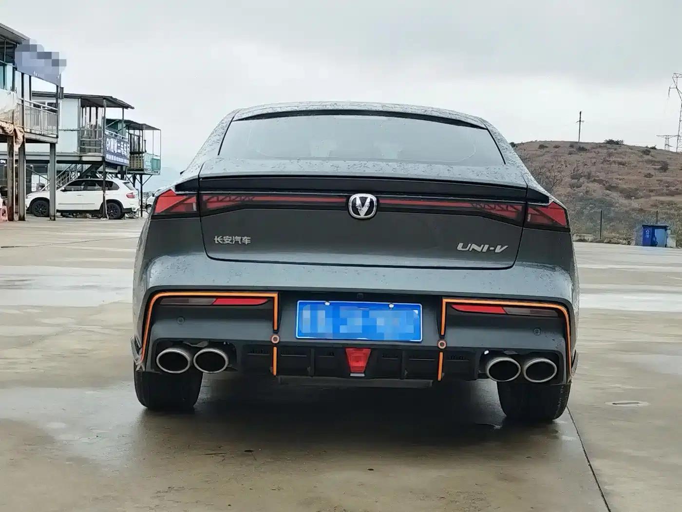 Changan UNI-V 2023 1.5T Sport Edition — миниатюра 5