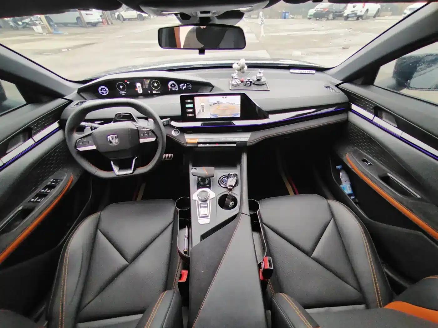 Changan UNI-V 2023 1.5T Sport Edition — миниатюра 10