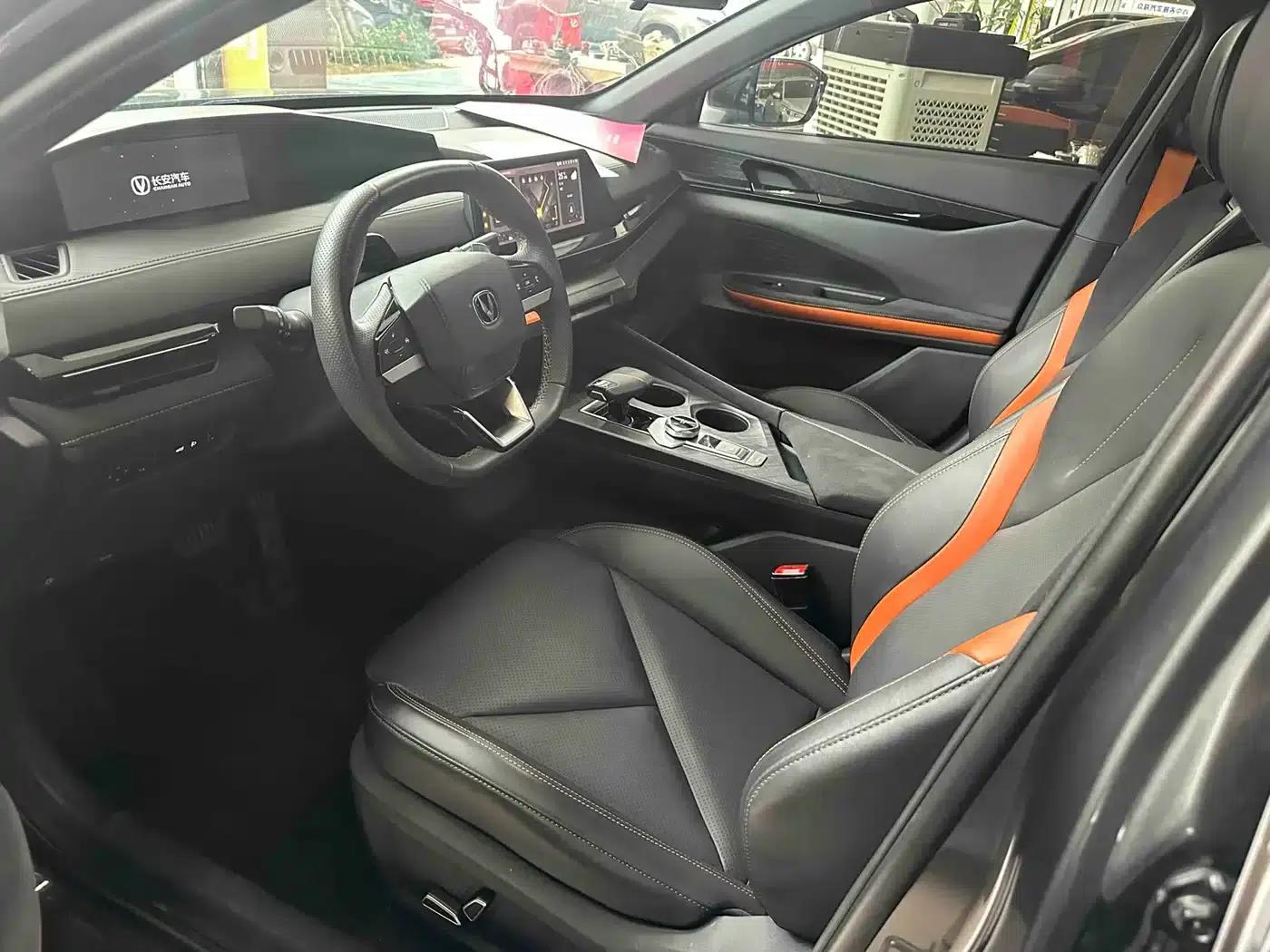 Changan UNI-V 2022 1.5T Sport Edition — миниатюра 4