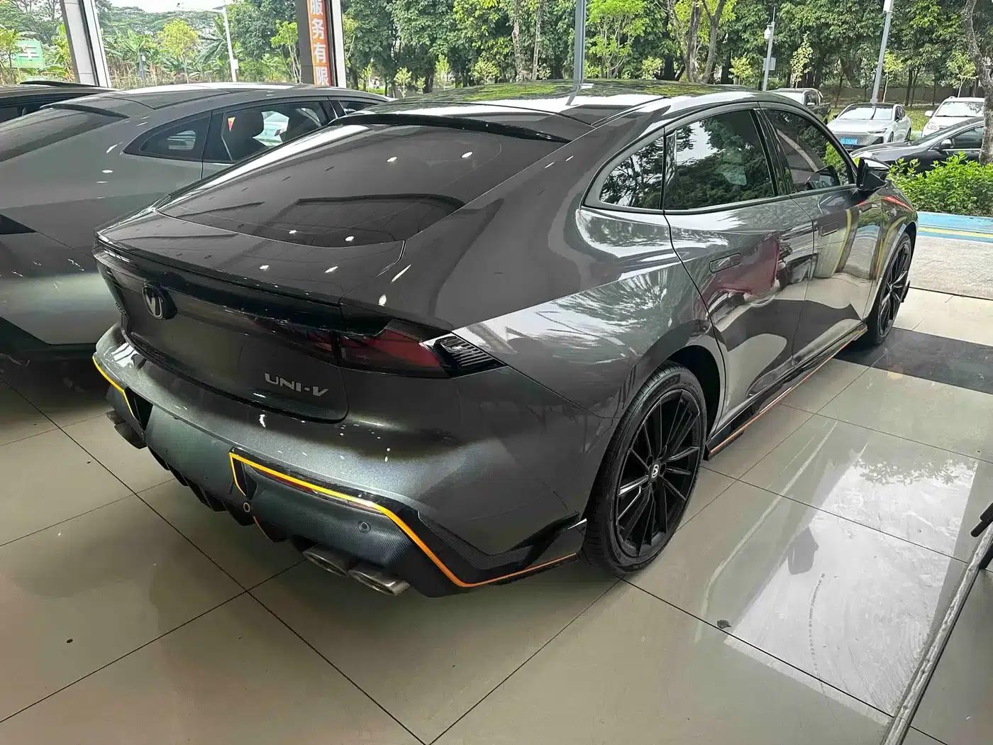 Changan UNI-V 2022 1.5T Sport Edition — миниатюра 9