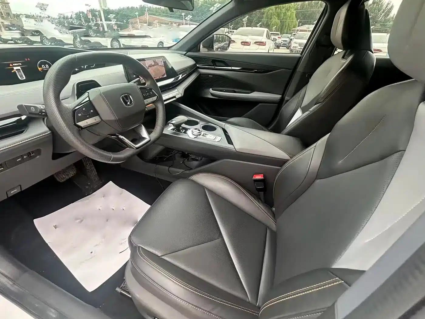 Changan UNI-V 2022 1.5T Premium Edition — миниатюра 6