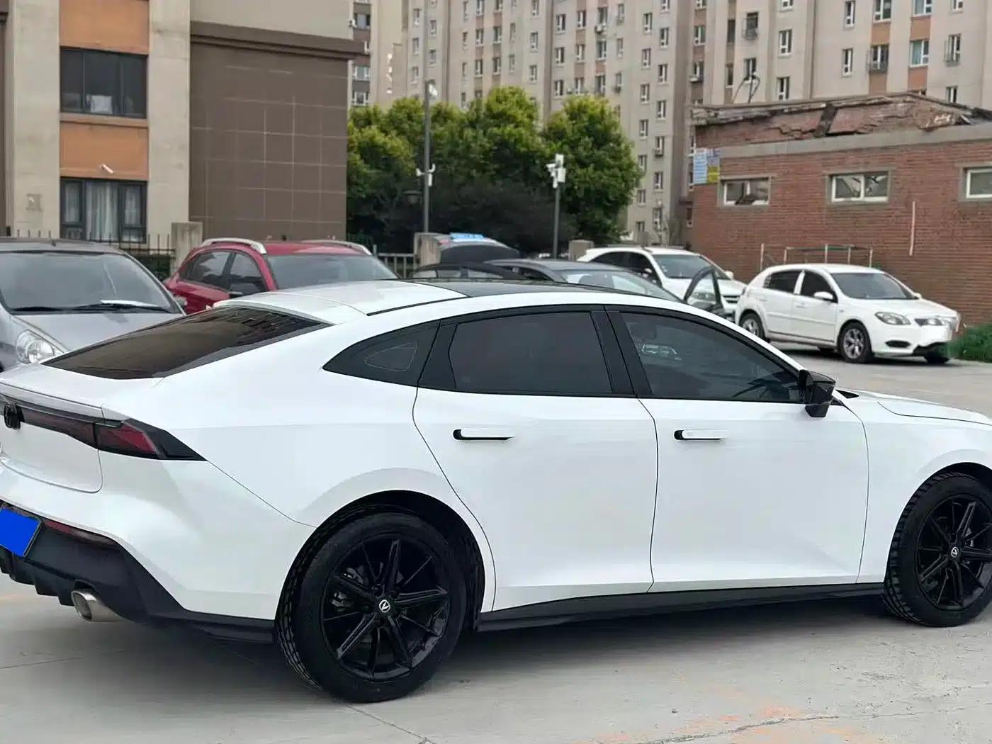Changan UNI-V 2022 1.5T Premium Edition — миниатюра 10