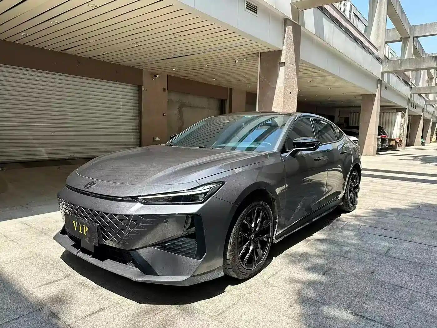 Changan UNI-V 2024 1.5T Premium Edition — миниатюра 1
