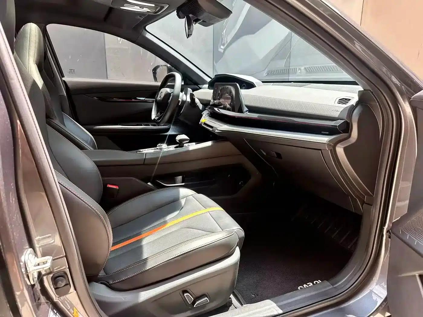 Changan UNI-V 2024 1.5T Premium Edition — миниатюра 8
