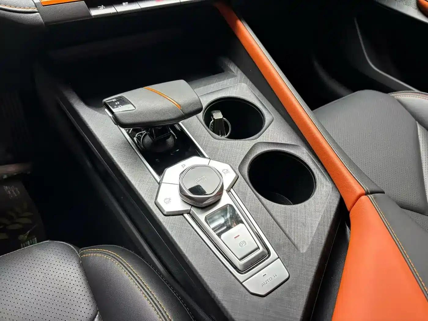 Changan UNI-V 2023 1.5T Premium Edition — миниатюра 4