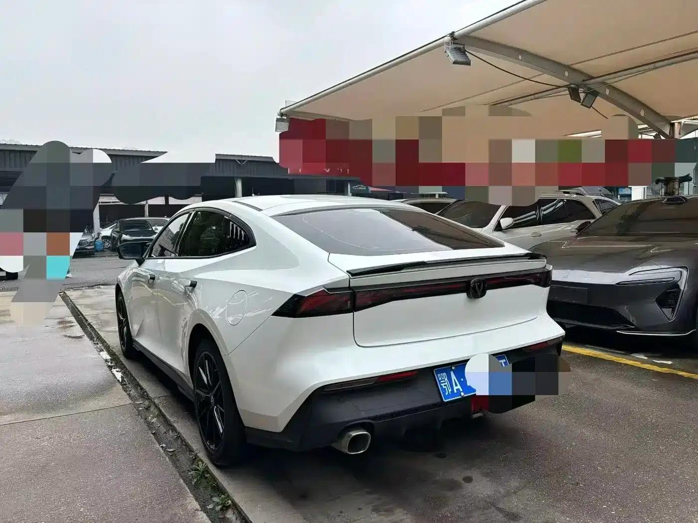 Changan UNI-V 2023 1.5T Premium Edition — миниатюра 8