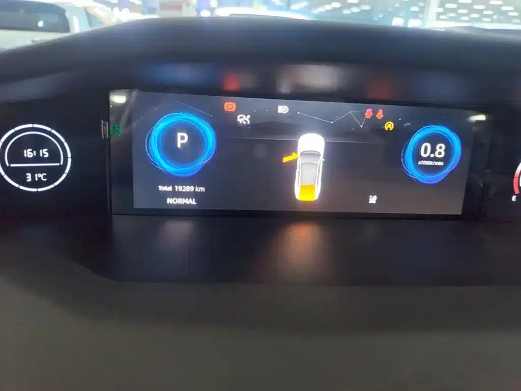 Changan UNI-V 2023 1.5T Premium Edition — миниатюра 12