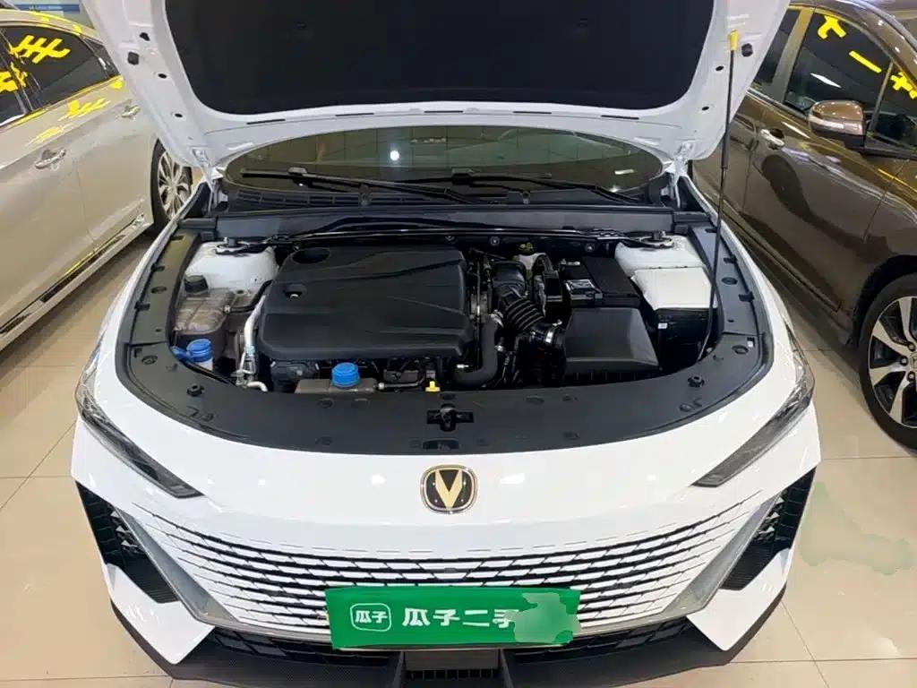 Changan UNI-V 2023 1.5T Premium Edition — миниатюра 20