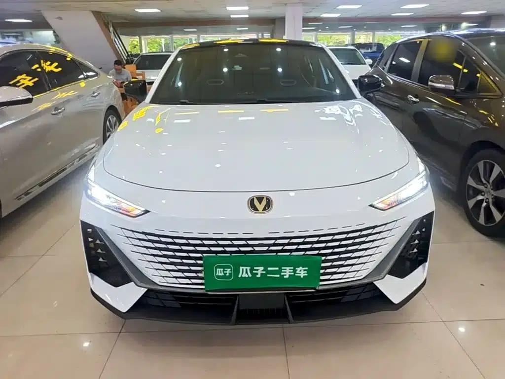 Changan UNI-V 2023 1.5T Premium Edition — миниатюра 3