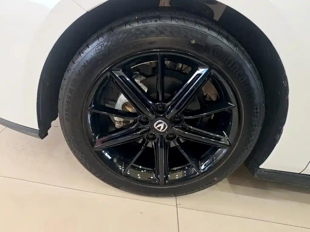 Changan UNI-V 2023 1.5T Premium Edition — миниатюра 23