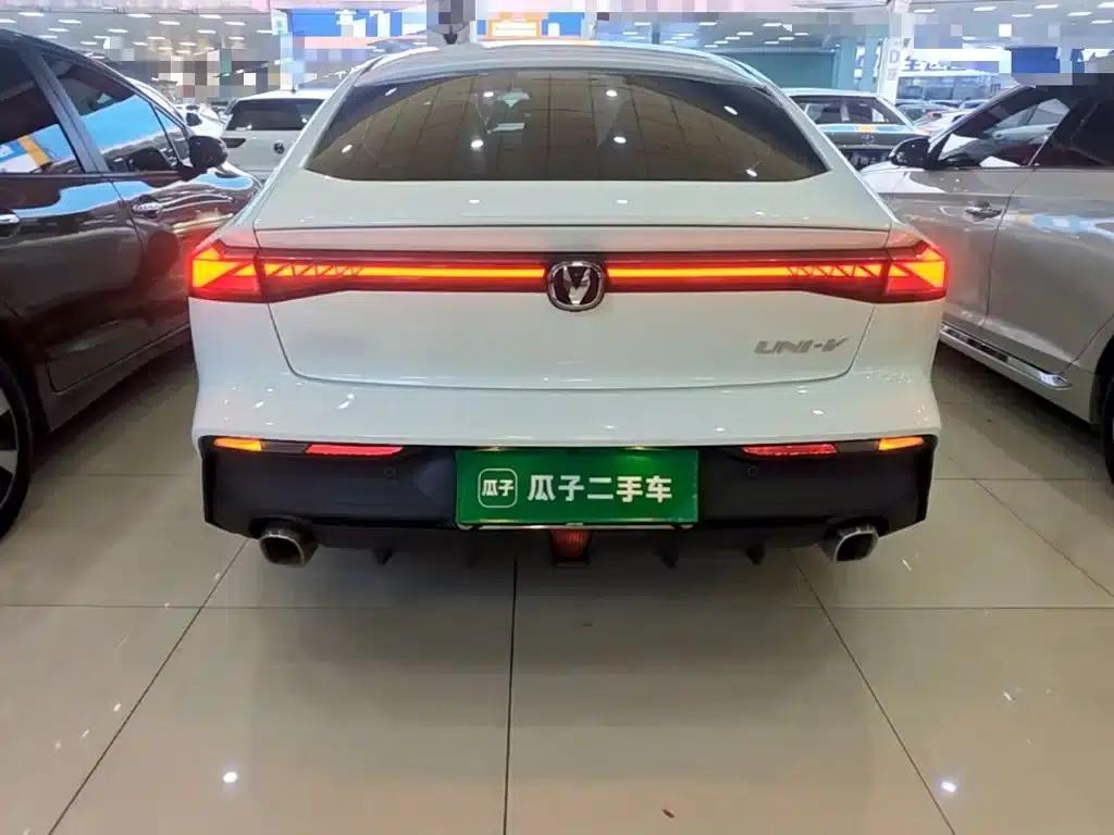 Changan UNI-V 2023 1.5T Premium Edition — миниатюра 6