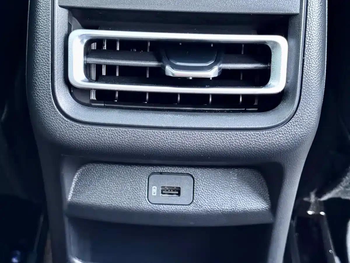 Changan Eado 2023 Enjoy Edition PLUS Blue Whale NE 1.4T GDI DCT Premium Edition — миниатюра 17