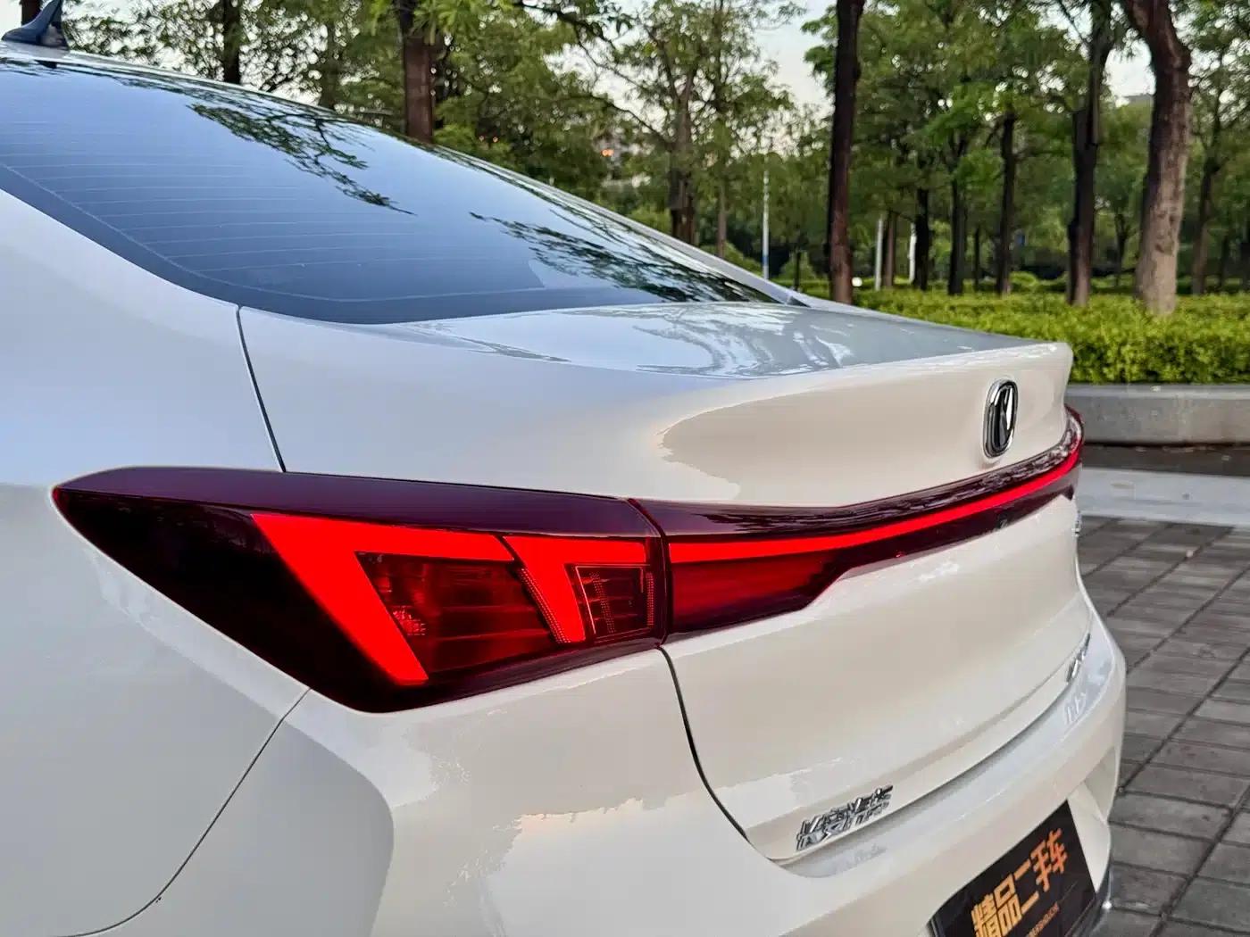 Changan Eado 2023 Enjoy Edition PLUS Blue Whale NE 1.4T GDI DCT Premium Edition — миниатюра 22