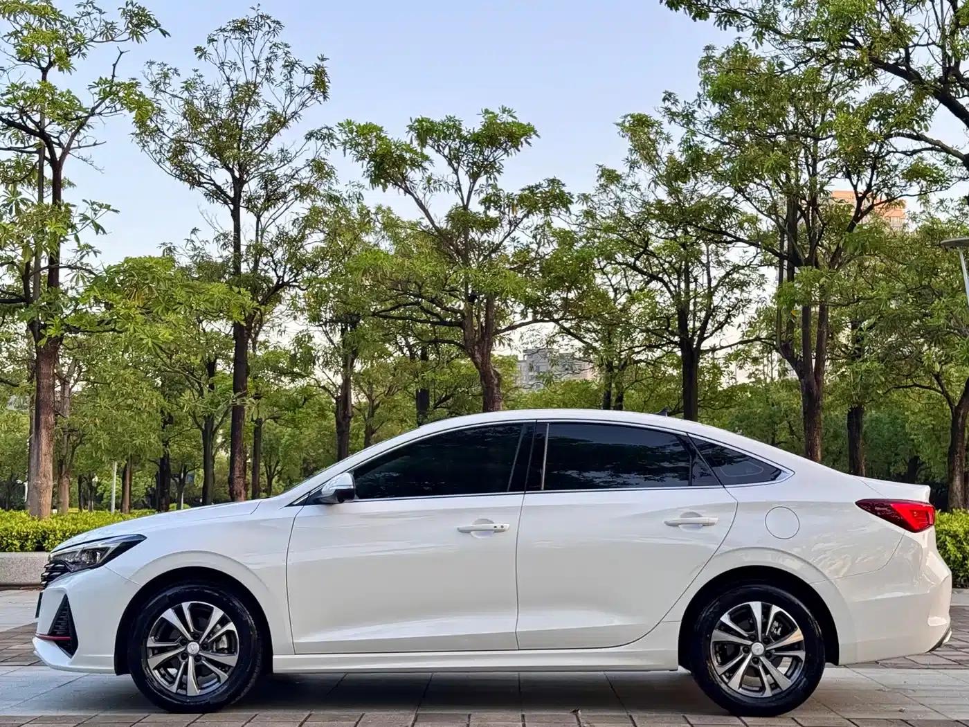 Changan Eado 2023 Enjoy Edition PLUS Blue Whale NE 1.4T GDI DCT Premium Edition — миниатюра 4