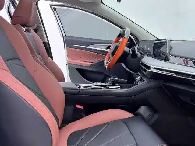 Changan Eado 2023 Enjoy Edition PLUS Blue Whale NE 1.4T GDI DCT Premium Edition — миниатюра 4