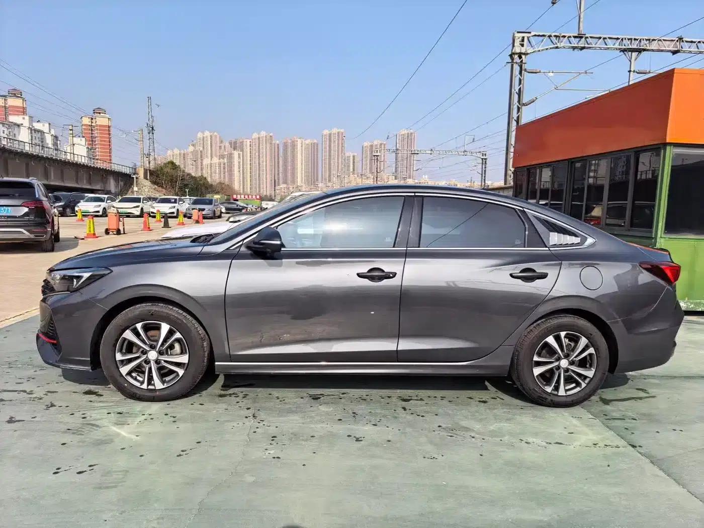 Changan Eado 2023 Enjoy Edition PLUS Blue Whale NE 1.4T GDI DCT Premium Edition — миниатюра 4