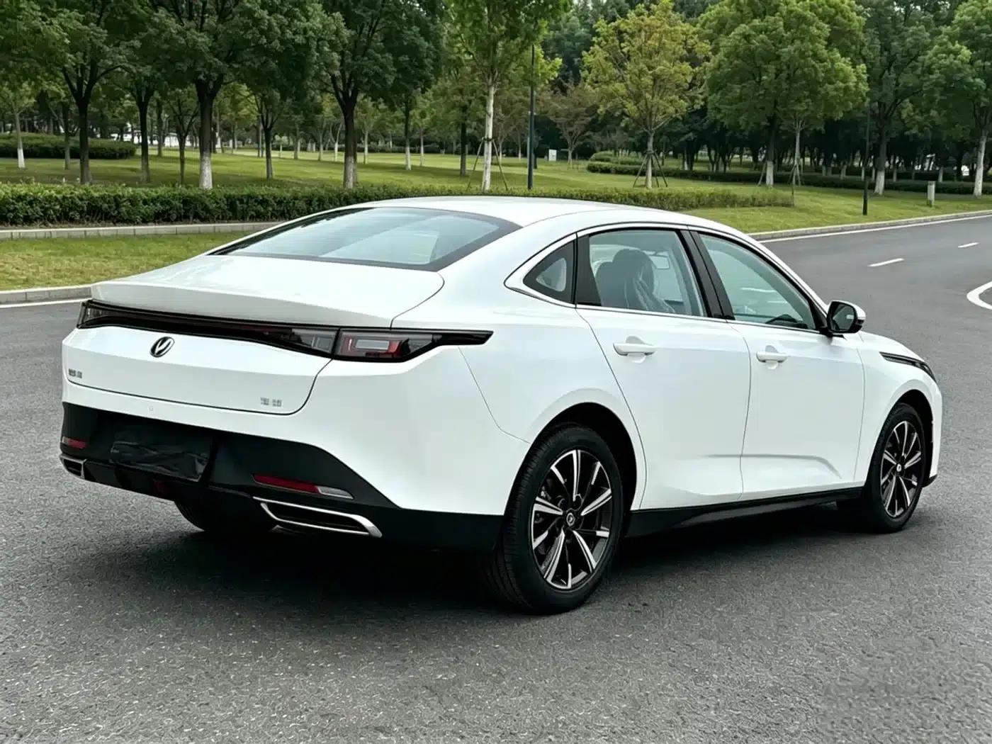 Changan Eado 2024 1.5T GDI Automatic Enjoy Edition — миниатюра 4