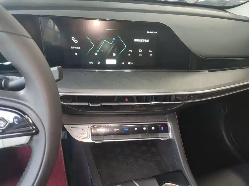 Changan Eado 2022 PLUS Blue Whale NE 1.4T GDI DCT Premium Edition — миниатюра 13
