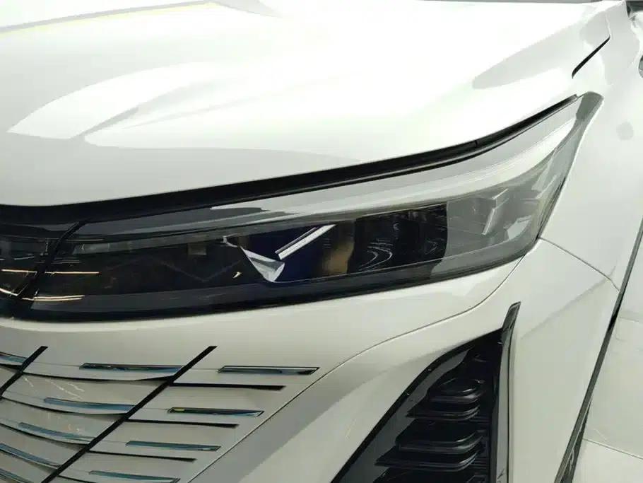 Changan CS75PLUS 2024 Model, Third Generation, Champion Edition, 1.5T Intelligent Driving and Sporty Type — миниатюра 5