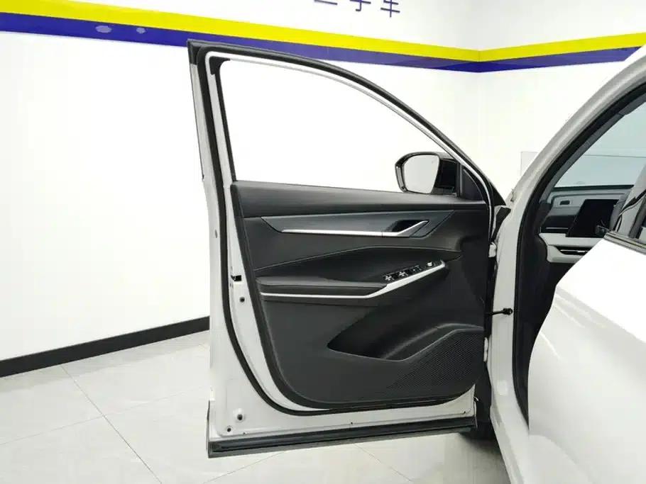 Changan CS75PLUS 2024 Model, Third Generation, Champion Edition, 1.5T Intelligent Driving and Sporty Type — миниатюра 7