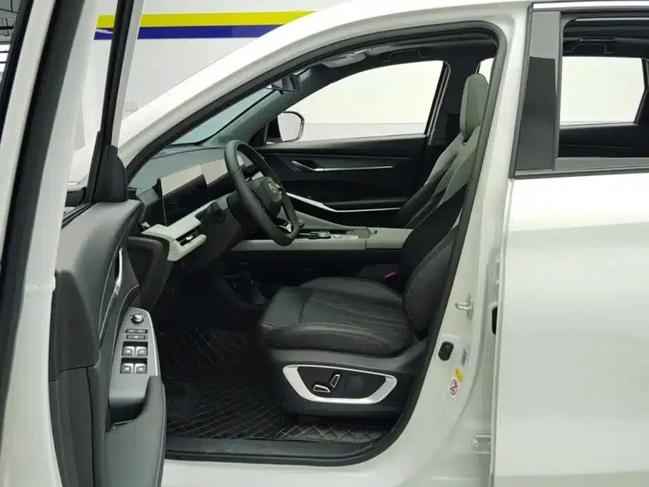 Changan CS75PLUS 2024 Model, Third Generation, Champion Edition, 1.5T Intelligent Driving and Sporty Type — миниатюра 9