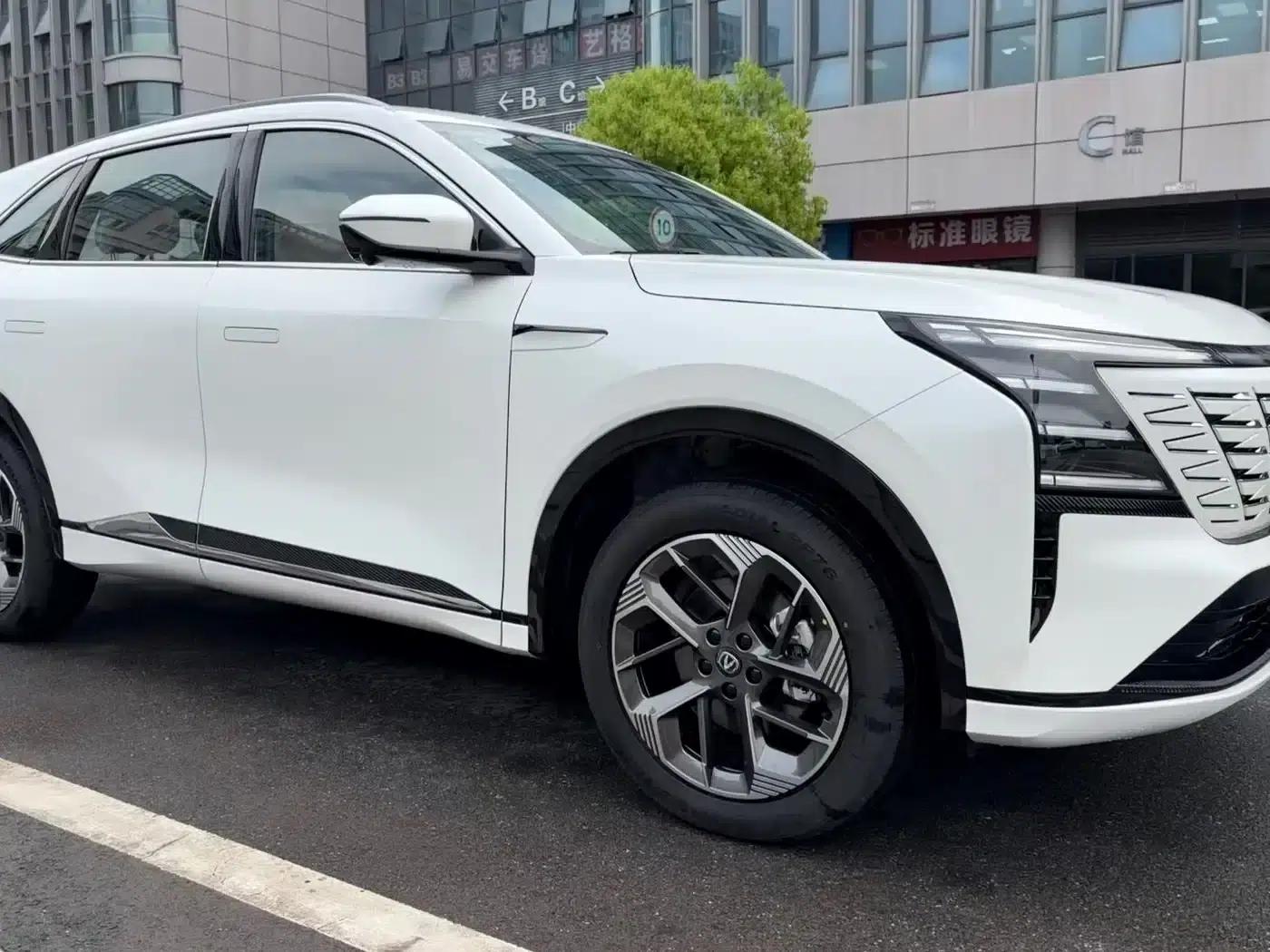 Changan CS75PLUS 2025 Fourth Generation 1.5T New Blue Whale Smart Premium Edition — миниатюра 3