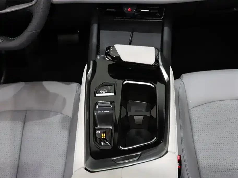 Changan UNI-T 2023 Second Generation 1.5T Premium Edition — миниатюра 15