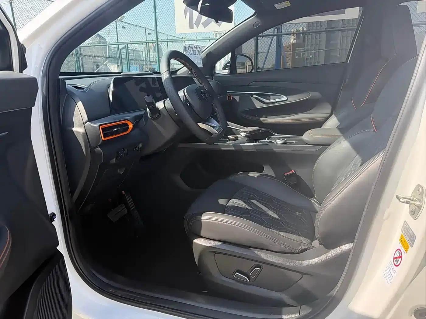 Changan UNI-T 2022 1.5T Sport Flagship Edition — миниатюра 11