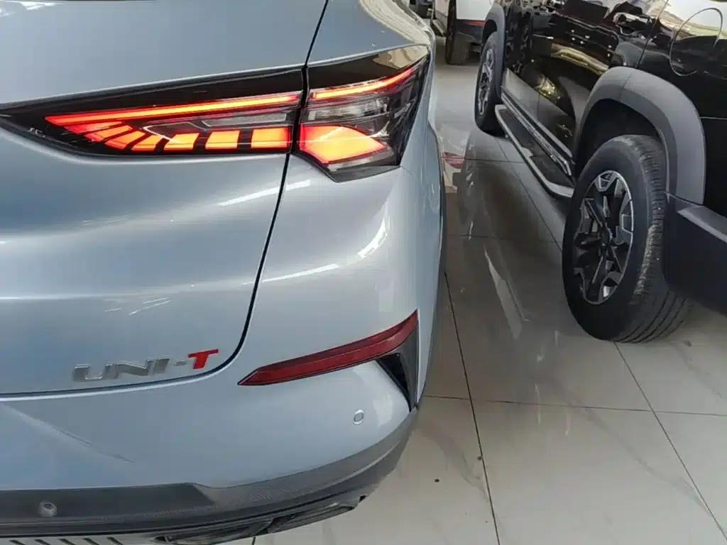 Changan UNI-T 2022 2.0T Premium Edition — миниатюра 8