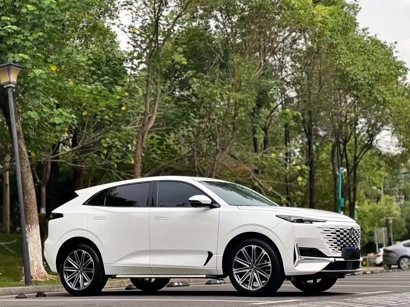 Changan UNI-K 2024 2.0T 2WD Yue Shang Edition — миниатюра 3