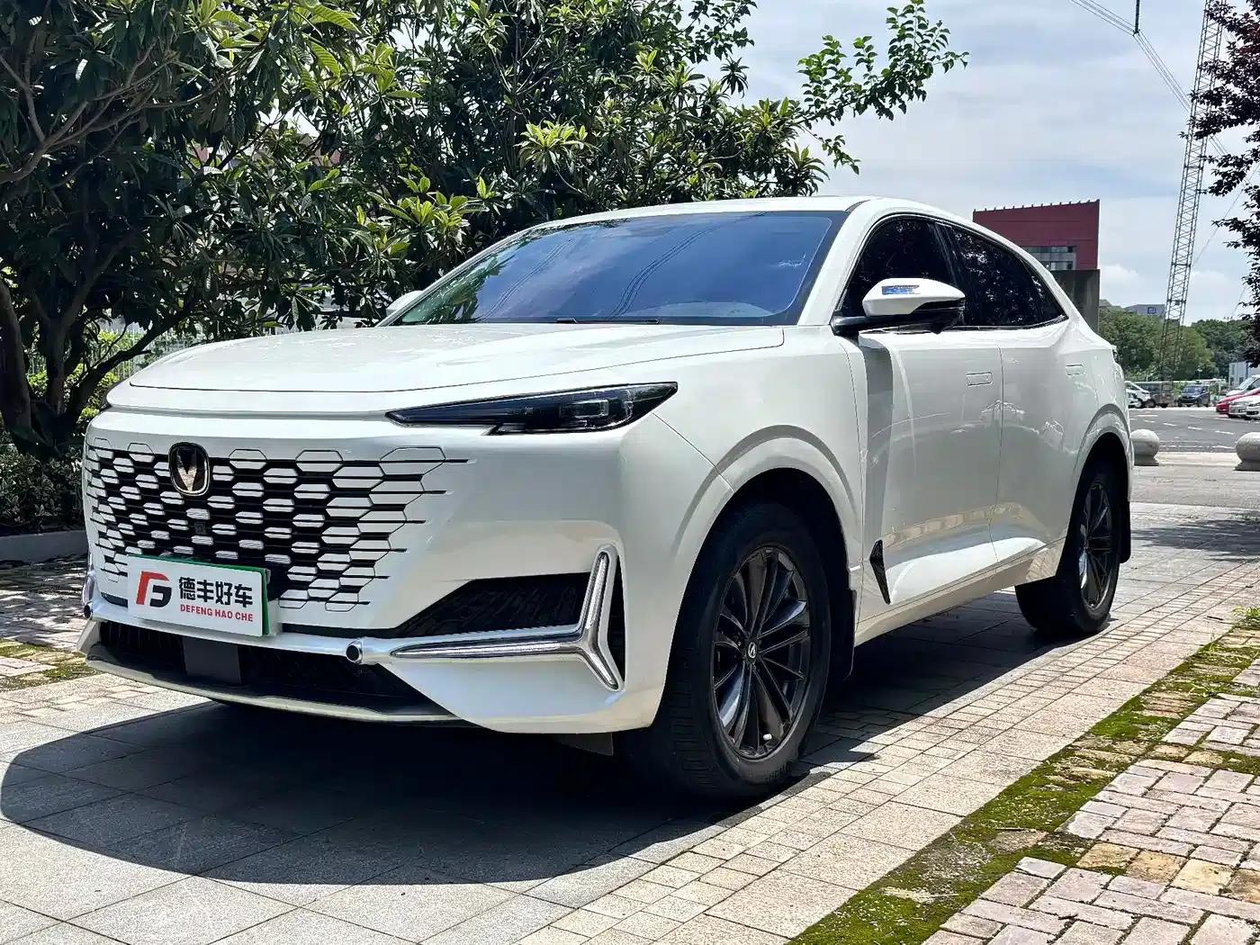 Changan UNI-K 2023 2.0T 2WD Yue Shang Edition — миниатюра 1